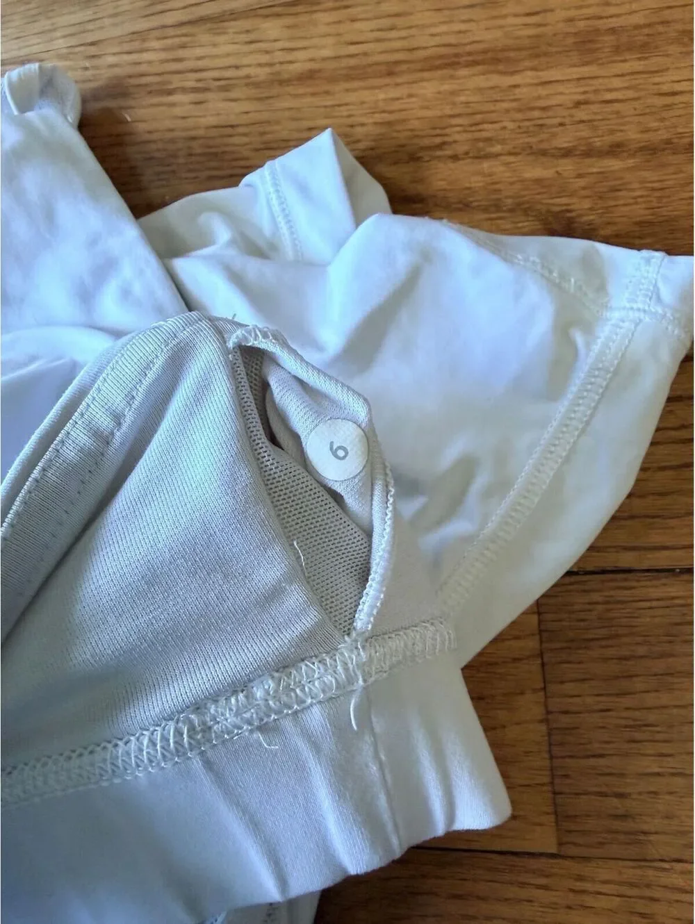 Lululemon Women's size 6 or S/M 2 in 1 Workout Tank Top White non-padded